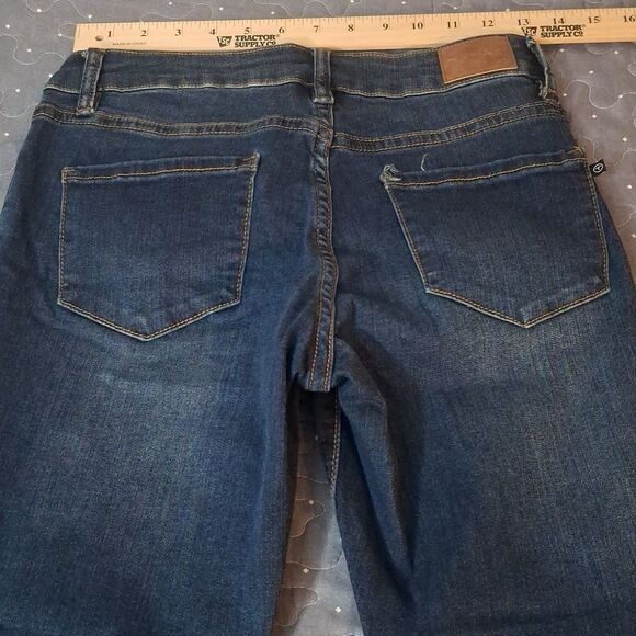 Tahari Hannah Mid rise capri Jeans size 4 - Picture 5 of 7